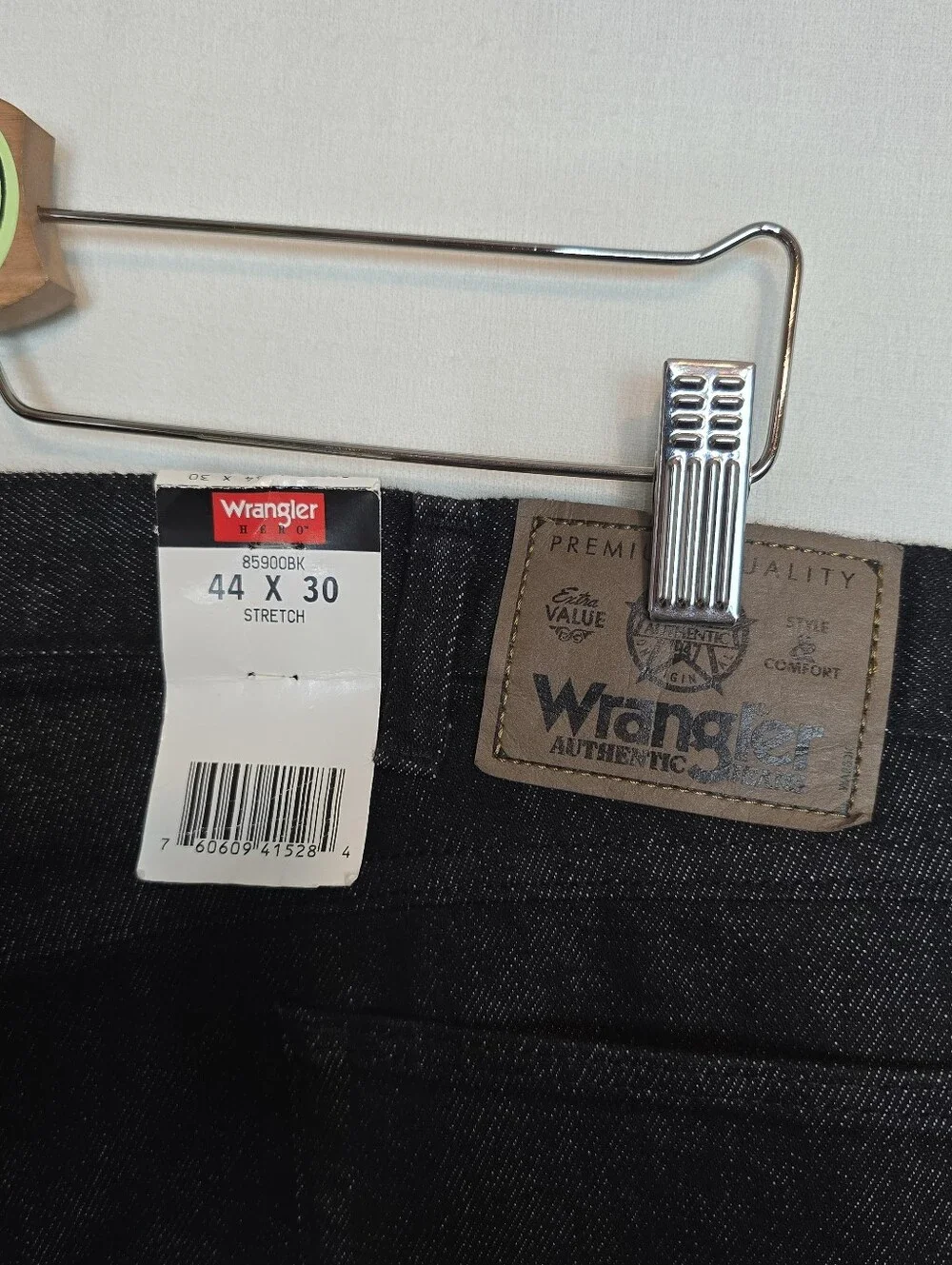 Wrangler Hero Men's Stretch Black Jeans 44 Regular Fit Straight Leg NWT